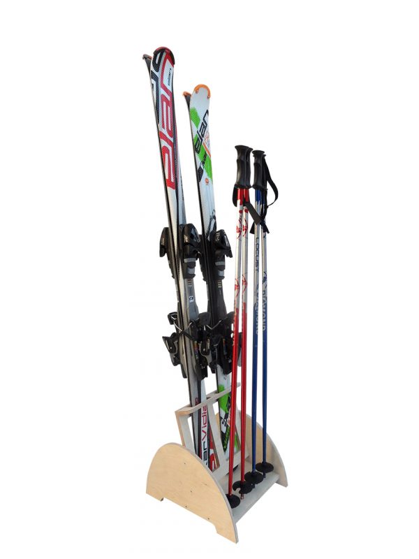 Stojan, držiak na dva páry lyží, ktorý chráni Vaše lyže a šetrí priestor vo Vašej domácnosti.