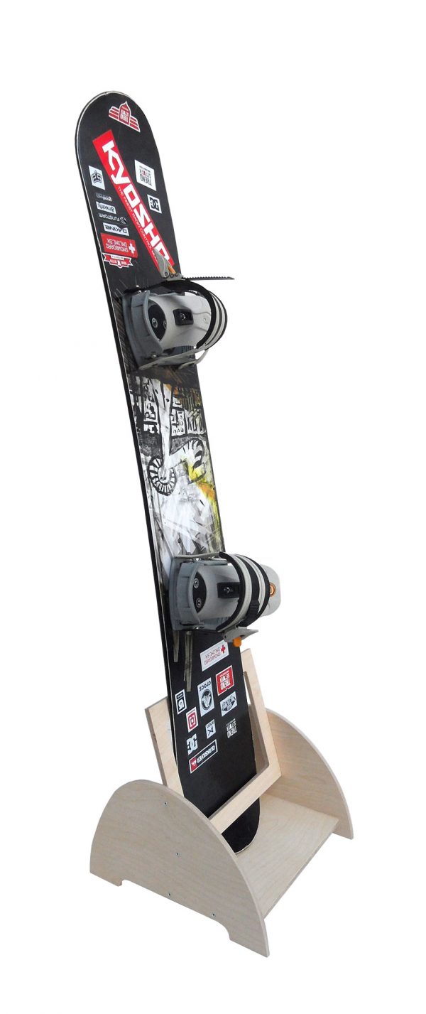 Stojan, držiak na snowboard, ktorý chráni Vašu dosku a šetrí priestor vo Vašej domácnosti.